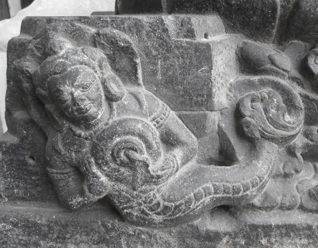 Indian_Museum_Sculpture Nagini,_9c,_Bodhgaya