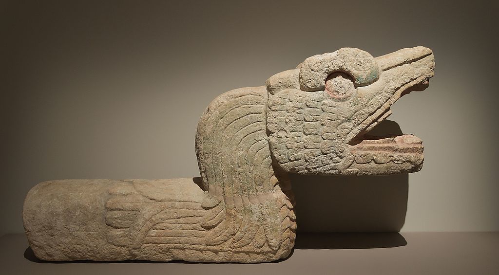 Serpent_à_plumes_Chichen_Itza