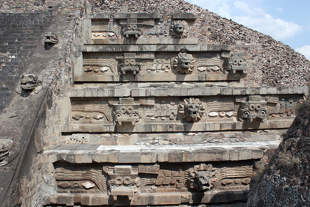 Teotihuacan,_Citadel,_Temple_of_the_Feathered_Serpent